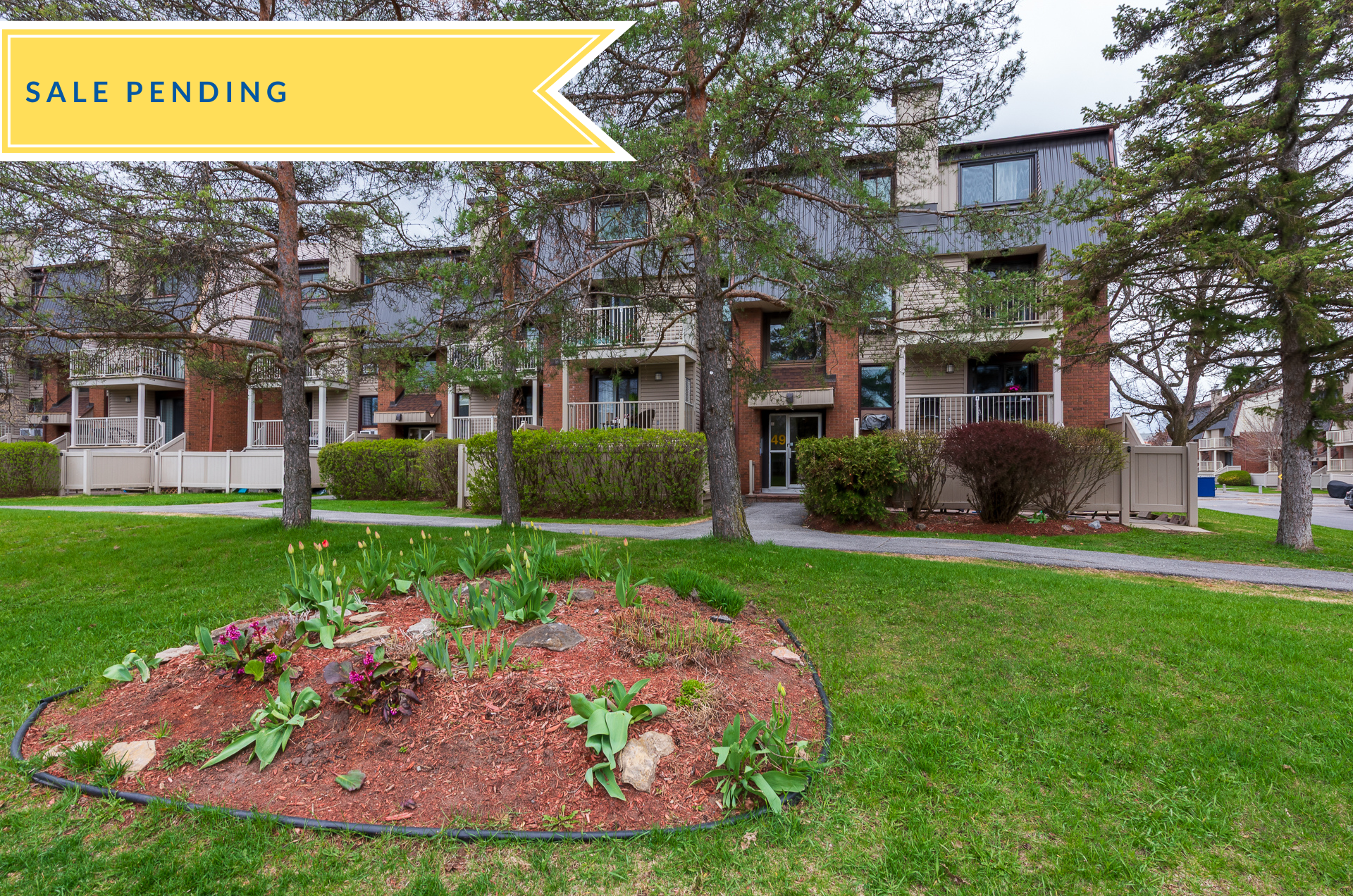 Barrhaven Two Level Condo