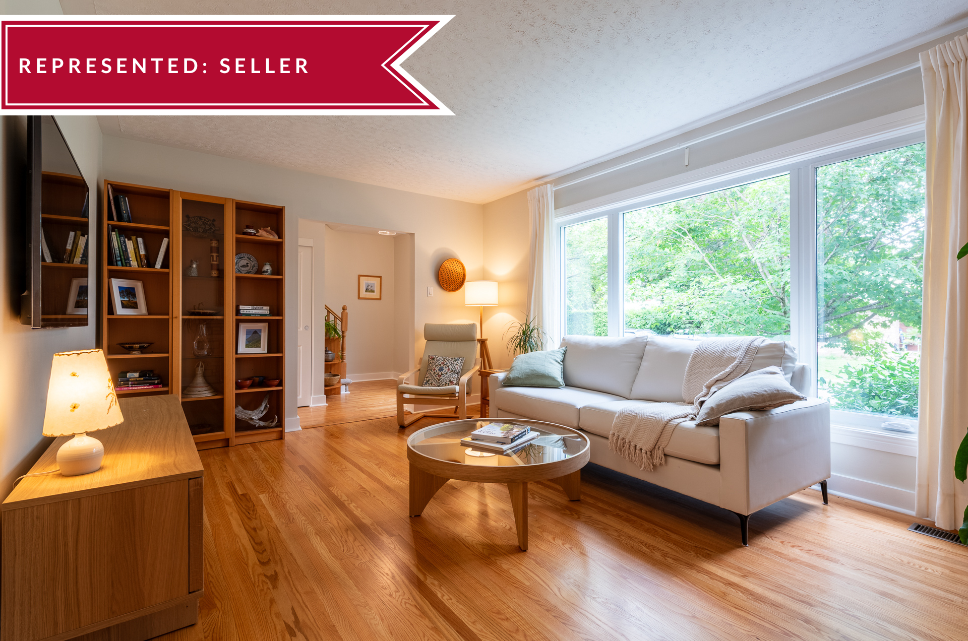 Two-Storey Home With Pool In Elmvale Acres