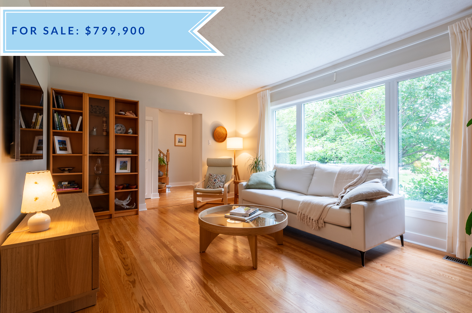 Two-Storey Home With Pool In Elmvale Acres